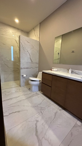 Hermosa Casa Ubicada En Colonia Pilares Águilas En Venta