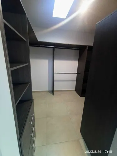 Casa En Venta En El Refugio, 3 Recámaras, 2.5 Baños, Alberca, Seguridad, Lujo!