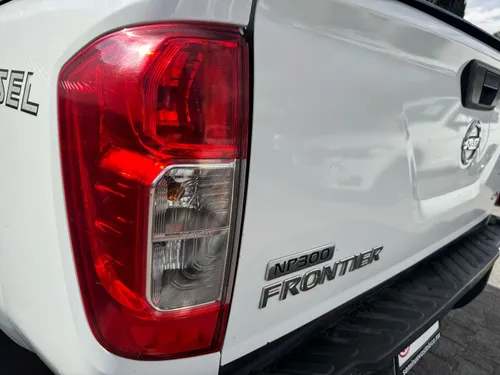 Nissan Np300 2020
