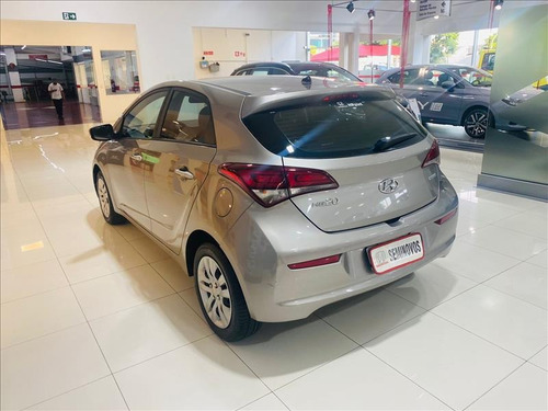 Imagem 2 de 11 de Hyundai Hb20 1.6 Comfort Plus 16v Flex 4p Automatico