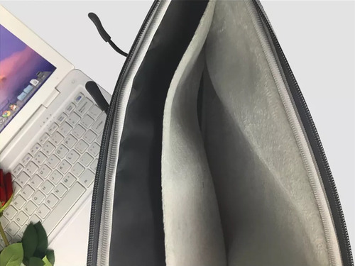 Funda Para Notebook 15 Pulgadas Con Bolsillos, Cierres Y Asa Gris