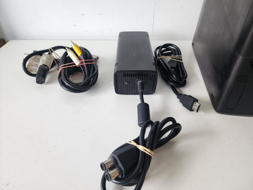 Imagen 7 de 7 de Consola Microsoft Xbox 360 3 Gb + Juegos Y Cables