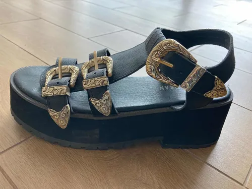 Sandalias Cuero Plataforma Goma C moran 37 Con Hebillas