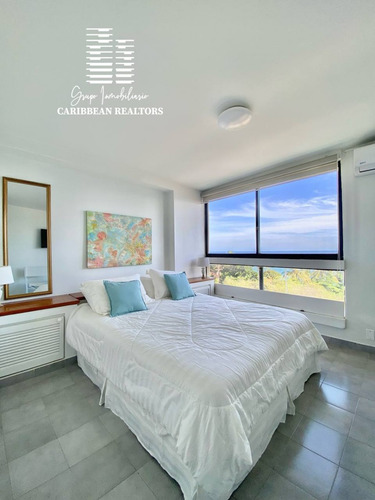 En Venta Penthouse Con Hermosa Vista Al Mar En El Conj Resd La Balandra, Pampatar