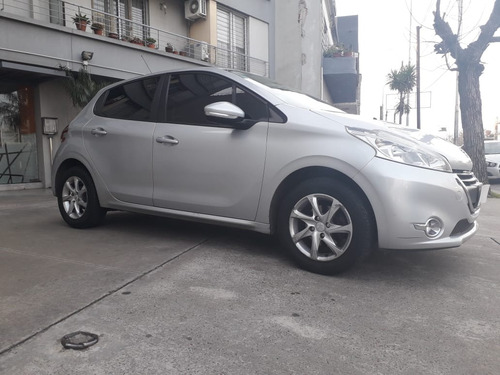 Peugeot 208 Allure Touchscreen