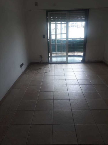 Imagen 1 de 8 de Hermoso 2amb, Contrafrente , Con Balcon