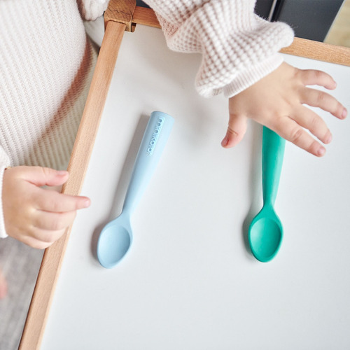 Set X2 Cucharas Silicona Premium Bebe Minikoioi Scoopers 6m+