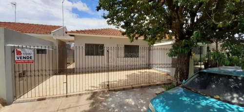 Imagem 1 de 6 de Venda De Casas / Padrão Na Cidade De Araraquara 10767