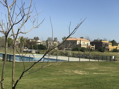 Lote Central En Ayres Plaza, Barrio Con Infraestructura. Otras Opciones