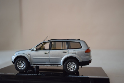 Mitsubishi Montero (pajero) Gris Vitesse 1/43 C/caja