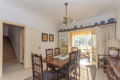 Casa En Venta En Martínez De Vías A Libertador, Muy Buena Calidad.