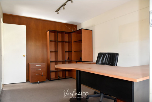 Depto. En Venta 2 Dorm Y Servicios / Vitacura / 2 Estac.
