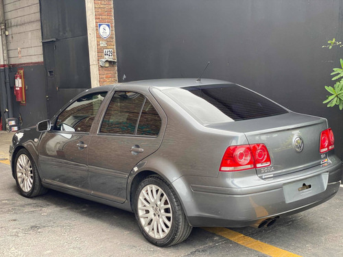 Volkswagen Bora 1.8 Highline T 180cv Cuero 2014