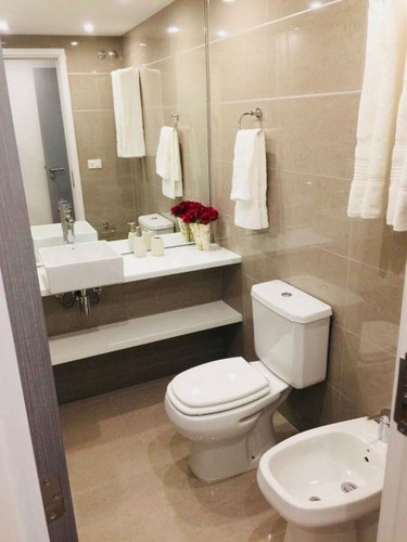 Venta Apartamento 2 Dormitorios En Playa Mansa,