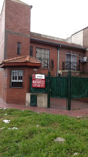 Imagen 1 de 15 de Duplex De 2 Amb. C / Cochera