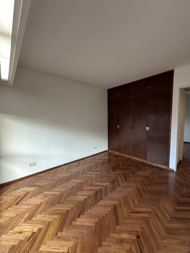 Departamento Tres Dormitorios Amplio Impecable Doble Balcón Abasto Parrillero