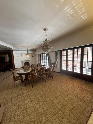 Brown 214-casa En Altos En Venta!