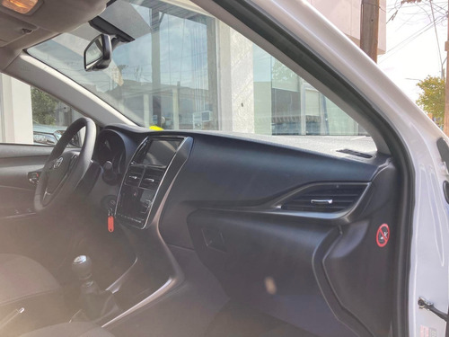 Imagen 11 de 15 de Toyota Yaris 4 Puertas 1.5 6m/t Xls 0km My2023