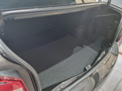 Imagen 10 de 15 de Renault Logan Zen 1.6 (mja)