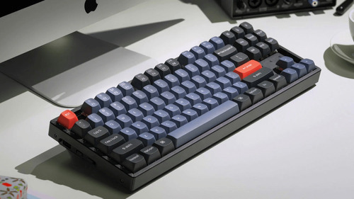 Versión Keychron K8 Pro con interruptor rojo intercambiable en caliente, color de teclado negro