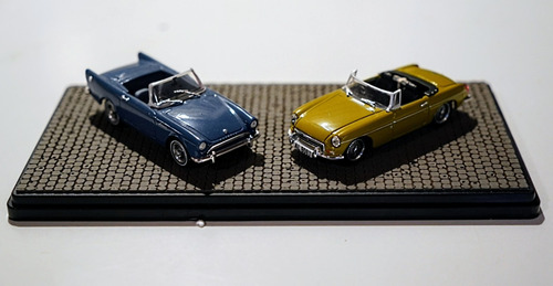Combo 2 Autos Clásicos James Bond 1:43 Eaglemoss Azul/dorado (Usado)