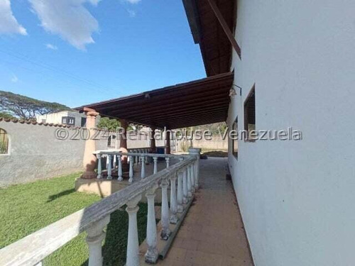 Amplia, Estilo Dúplex, 2.500 Mtrs De Terreno, Además, Cuenta Con Un Chalet De 170 Mtrs,, Canchas De Tenis Y De Usos Múltiples, Pinatero, Caney Y Parrillera. Todo Esto Dentro De Conjunto Privado
