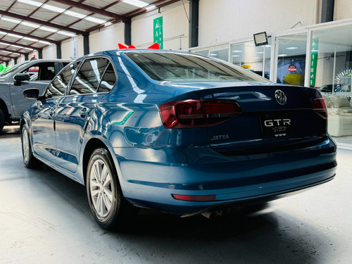 Volkswagen Jetta 2.0 At
