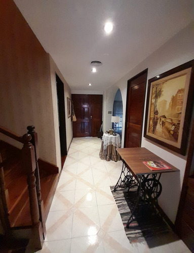 Imagen 6 de 23 de Chalet 7 Amb En 3 Plantas S/lote De 258m2. Impecable Estado.