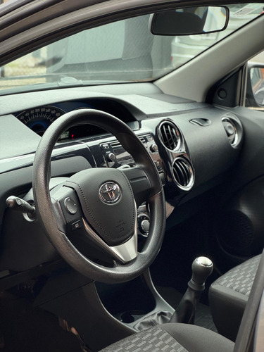 Toyota Etios 1.5 Xs 5 p