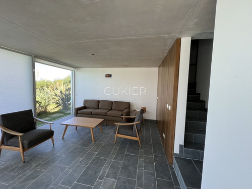 Imagen 9 de 18 de Alquiler De Temporada Y Alquiler De Apartamento 2 Dormitorios A Estrenar Duplex Con Piscina Propia Y Primera Linea Al Mar En Punta Ballena