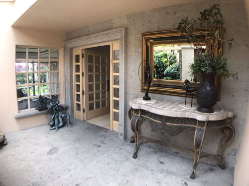 Casa En Venta En Bosques De Las Lomas (m2c192)