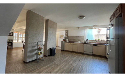 Casa De 780m2 Venta En Lomas De La Trinidad