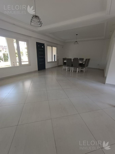 Casa 4 Ambientes En Venta Barrio Cerrado Bosque Zapiola - Paso Del Rey