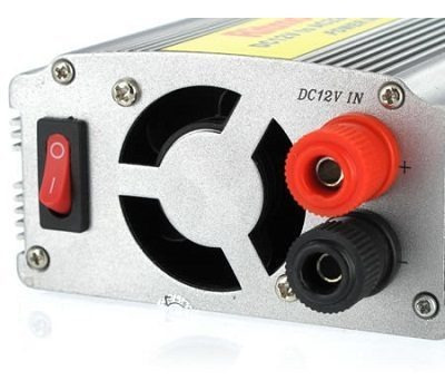 Herramienta Inversor V O L T A J E Auto 12v 220v 300w