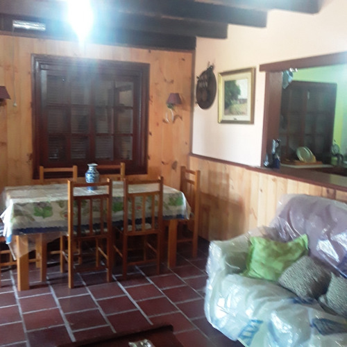 Casa Ampla, Confortável E Totalmente Equipada Para Residir O Ano Todo