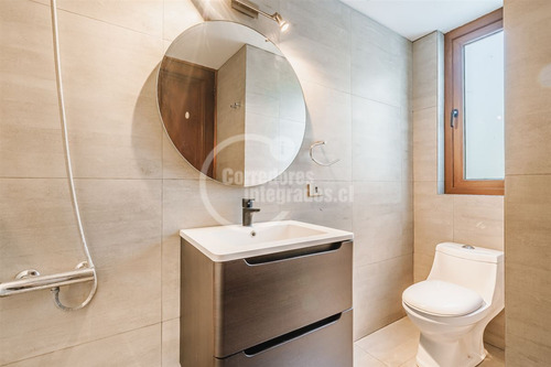 Casa En Venta De 6 Dorm. En Lo Barnechea