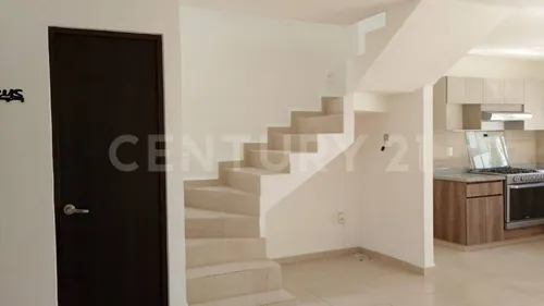 Casa En Renta Al Sur En Residencial Lucerna