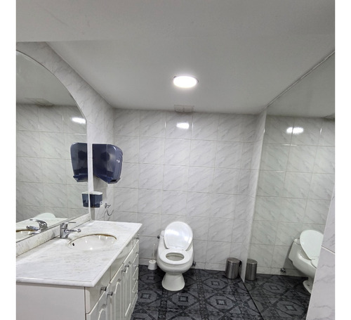 Arriendo Bodega Con Oficinas En Condominio Industrial