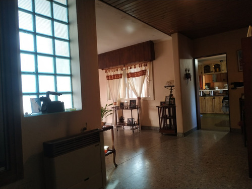 Imagen 6 de 30 de Venta De Ph Tipo Departamento 5 Amb. Lujan Centro