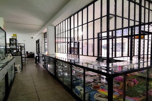LG Asein1508 Vende Excelente Fondo De Comercio (farmacia) En Naguanagua.