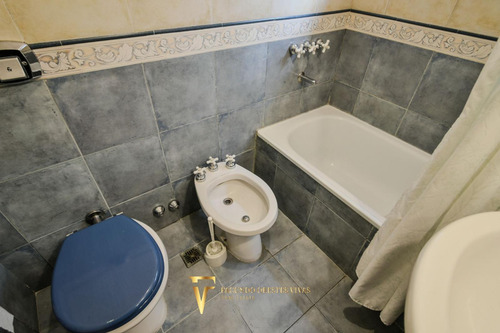 Casa En Saint Thomas Norte - Alquiler - 6 Ambientes - Categoría