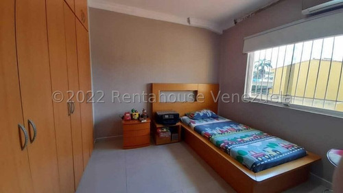 Imagen 29 de 30 de Casa En Venta En Terra Mia Cabudare, Cuenta Con Techo Flotante Y Luces Indirectas, Columnas Romanas Imperiales, Cocina Equipada, Cod 22-16008, Inf 04245943684, J17