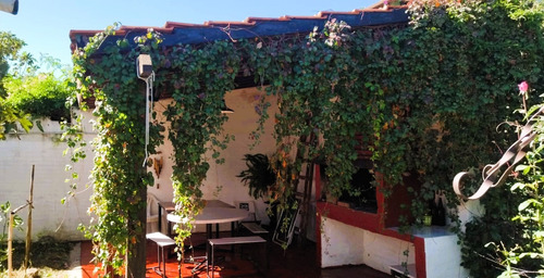 Casa En Barrio Los Boulevares