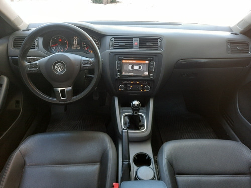 Imagen 5 de 7 de Volkswagen Vento 2012 2.5 Luxury 170cv