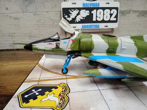 Maqueta De Avión Douglas A-4c Argentino Esc1/48 + Plataforma