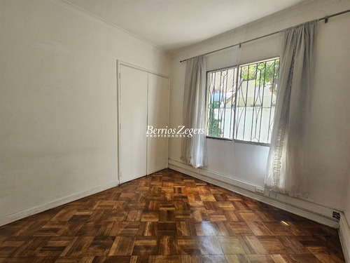 Casa En Venta 5 Dormitorios, Estar, Cercana A Metro En Ñuñoa