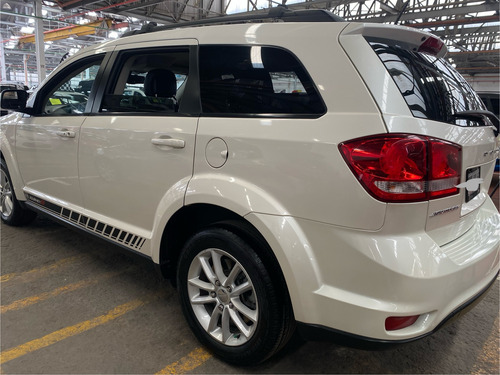 Dodge Journey 2.4 Sxt 7 Pasajeros At