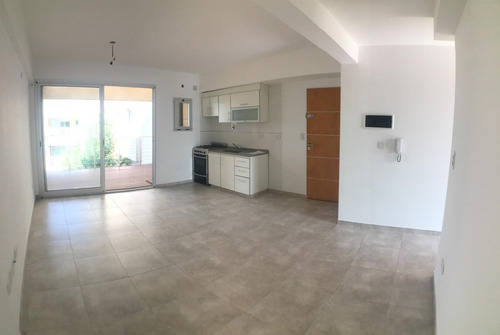 Oportunidad - Departamento Con Cochera En Villa Sarmiento