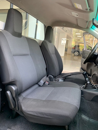 Imagen 12 de 12 de Toyota Hilux 2017 Cabina Regular Std