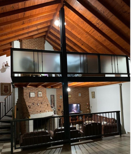 Imagen 8 de 17 de Hermosa Casa Quinta De 5 Amb Muy Amplios Y Luminosos.